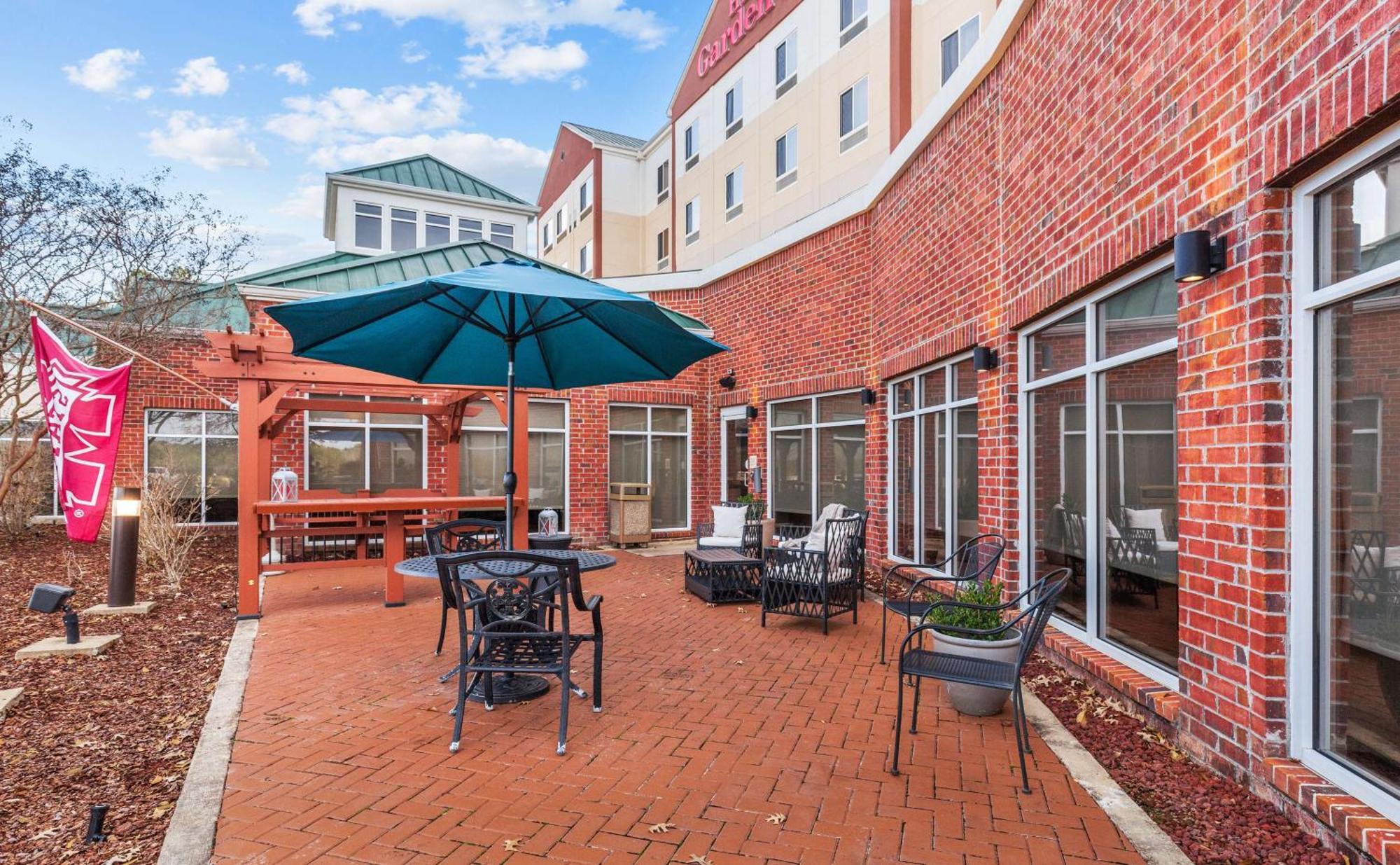 Hilton Garden Inn Starkville Exterior foto